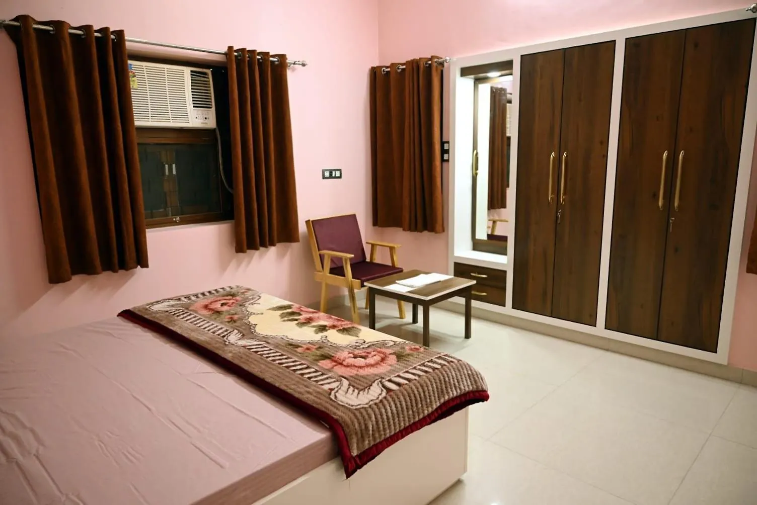 Pensión Elephant House - Studio Rooms Varanasi