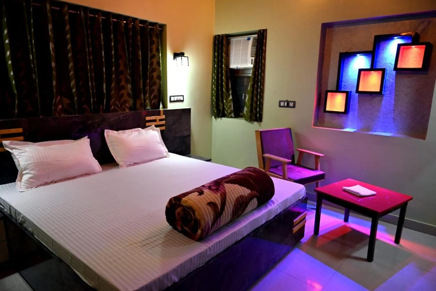 Elephant House - Studio Rooms Varanasi